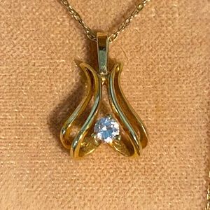 Women’s 14k Gold Vintage Necklace with Gold and Diamond Pendant